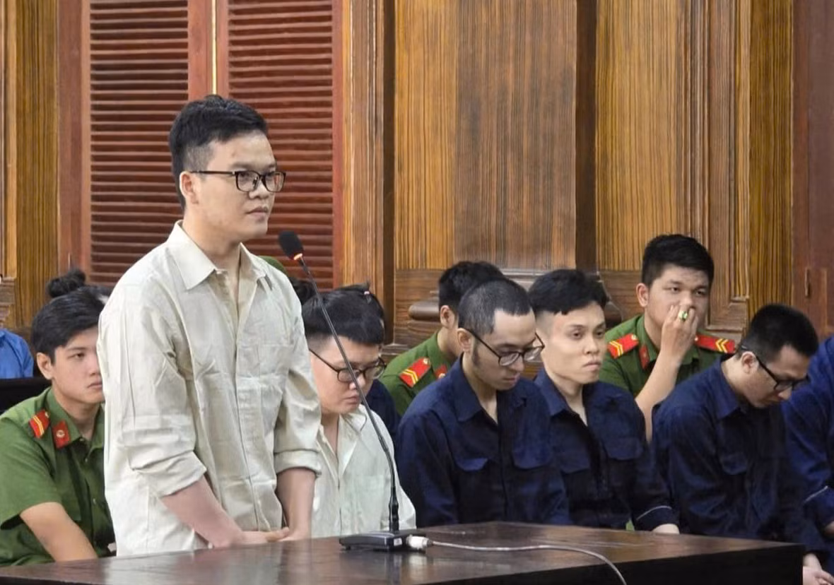Nhóm đối tượng ép khách hàng trả nợ bằng hình ảnh đồi trụy… lãnh án -0