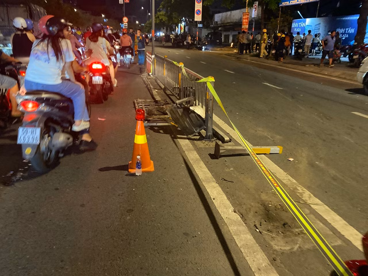 Người điều khiển chiếc xe Jeep tông chết hai người chưa ra trình diện -0