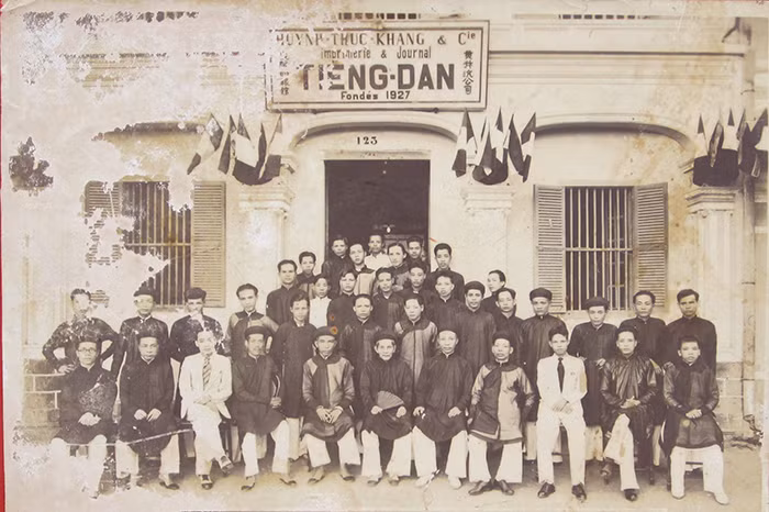 Trang 25: Tờ báo quốc ngữ đầu tiên ở miền Trung -0