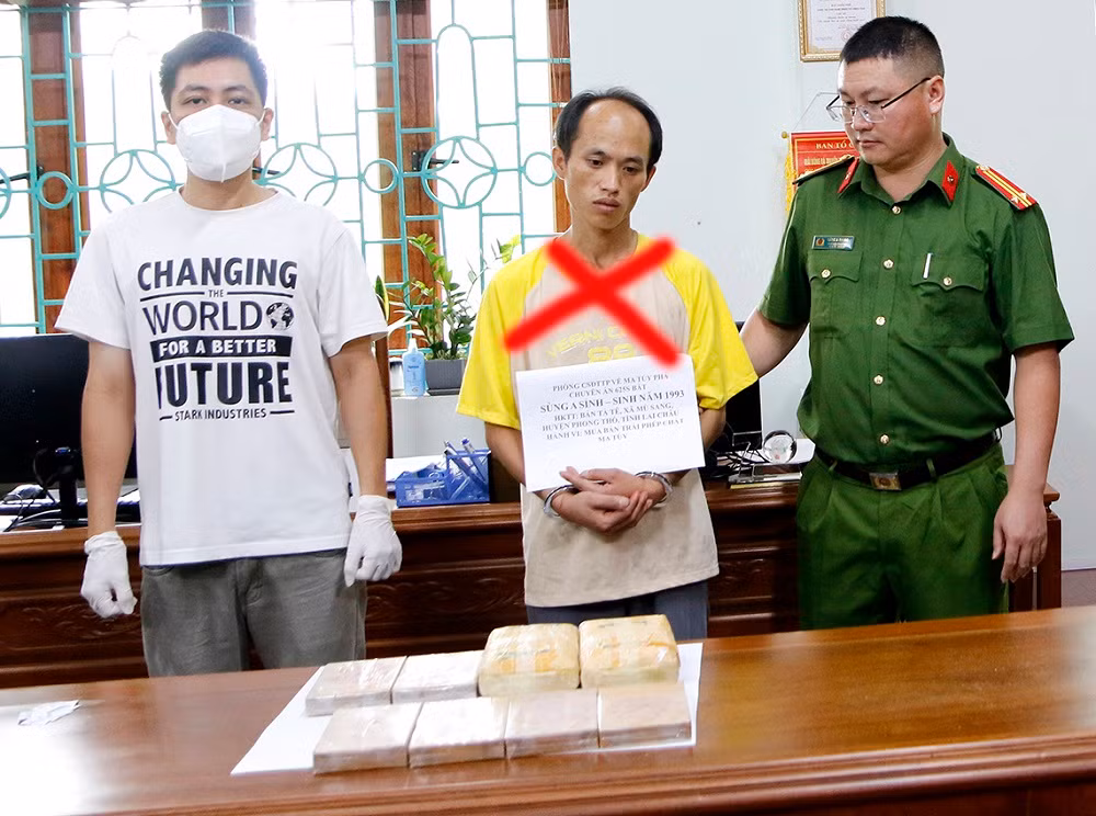Công an tỉnh Lai Châu bắt quả tang đối tượng tàng trữ 8 bánh ma tuý -0