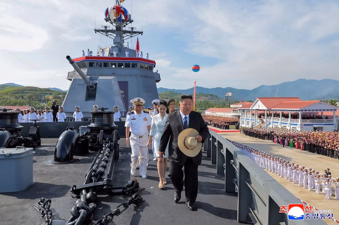 Triều Tiên tuyên bố đóng thêm tàu khu trục -0