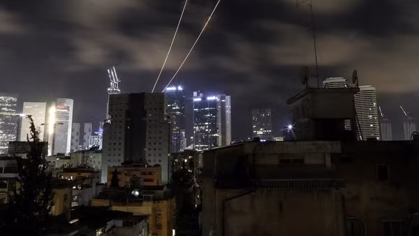 Iran cảnh báo Mỹ không "nhúng tay" vào cuộc xung đột với Israel