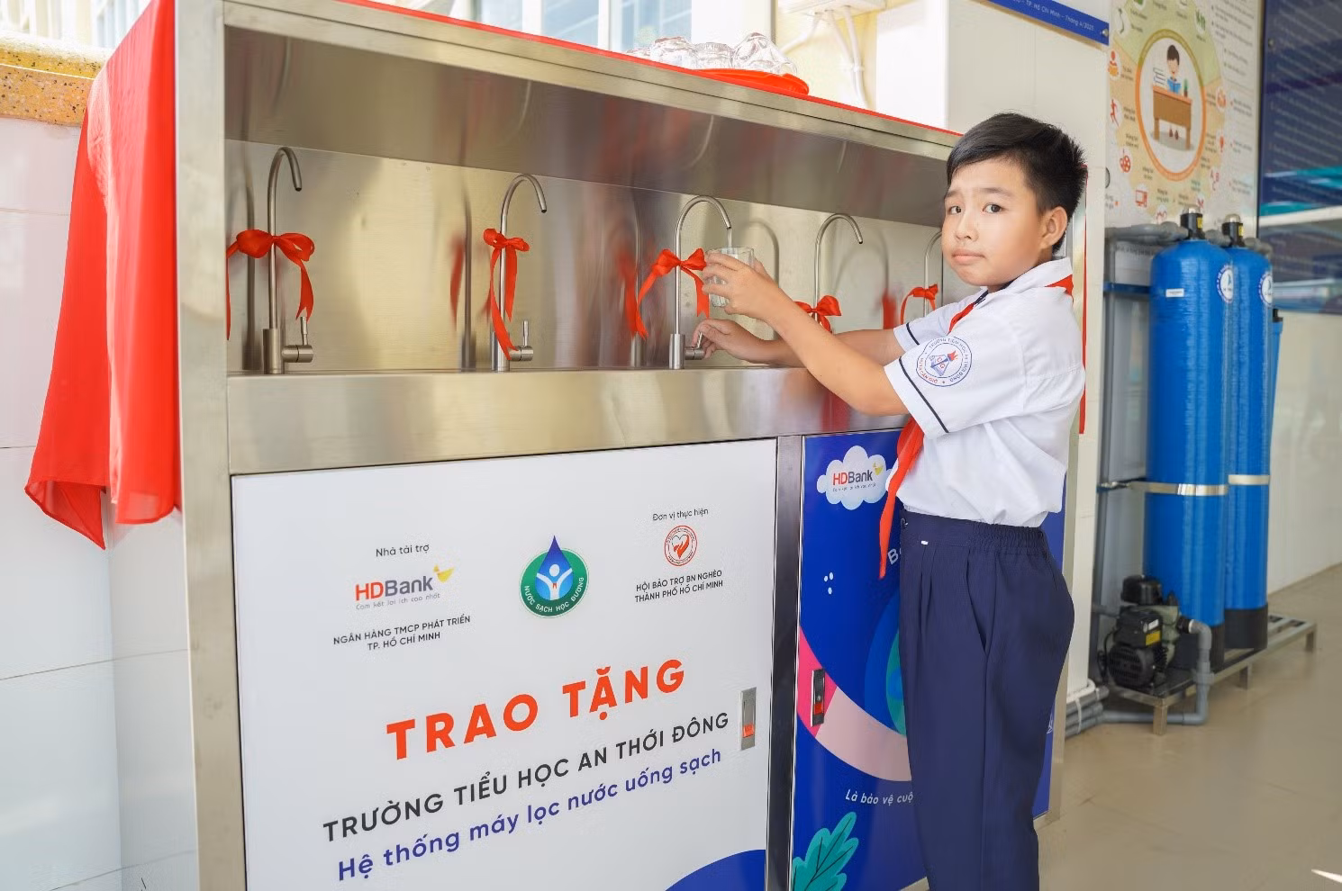 5 tháng đầu năm, HDBank tặng 2.000 căn nhà tình thương -0