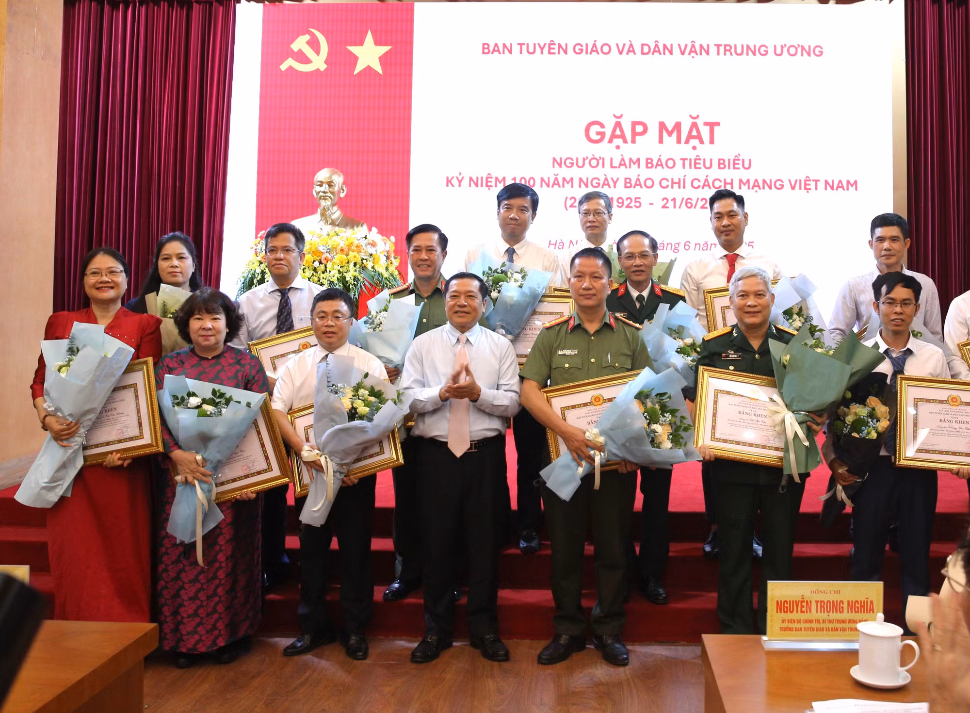Tri ân, tôn vinh nhà báo lão thành, người làm báo tiêu biểu -0