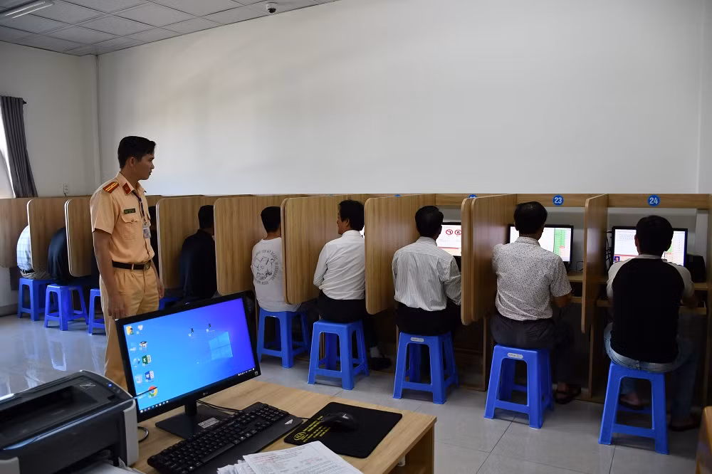 Công an tỉnh Quảng Nam tổ chức kỳ sát hạch, cấp giấy phép lái xe lần thứ I -0