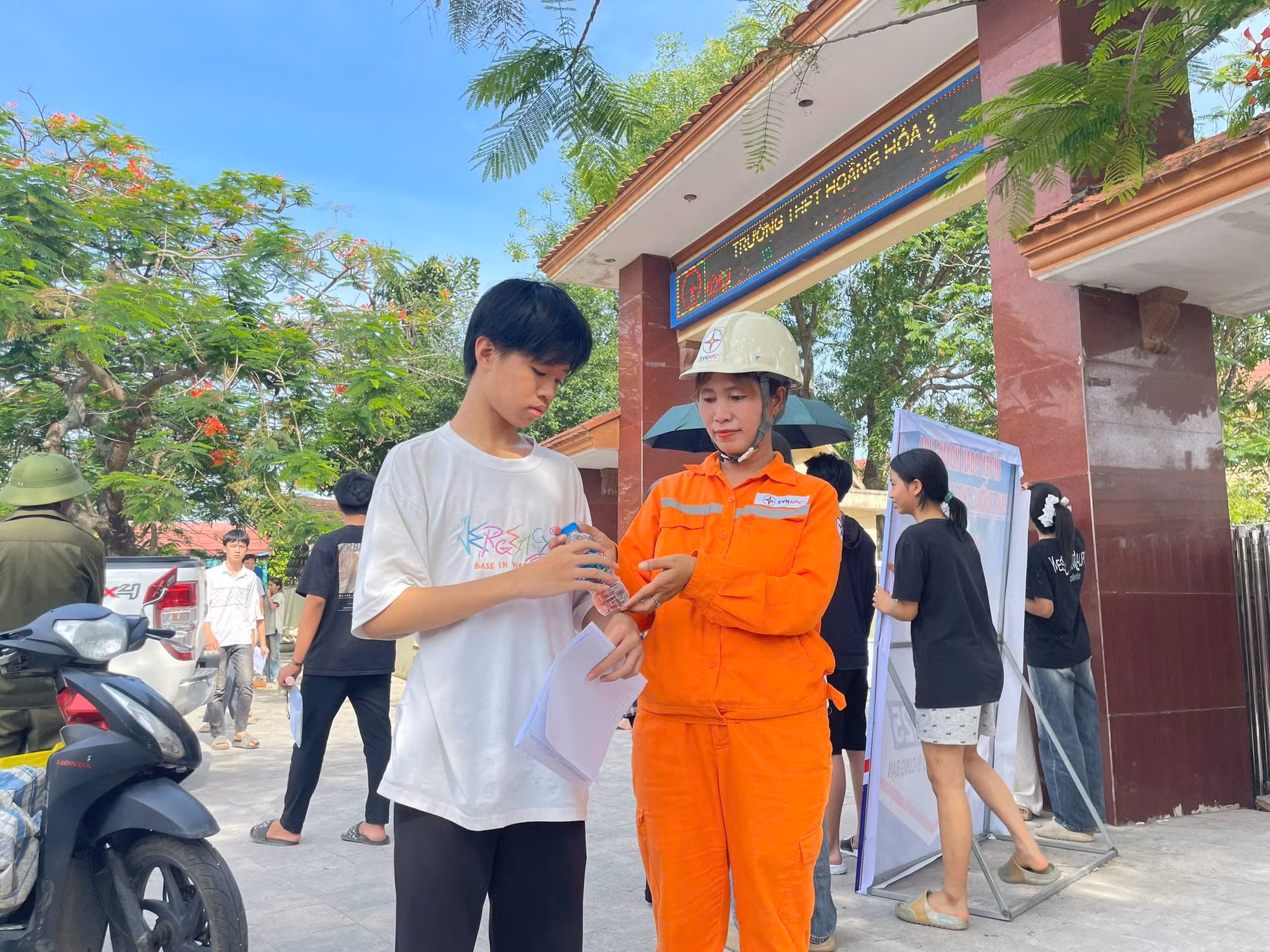 EVN triển khai nhiều giải pháp đảm bảo điện phục vụ kỳ thi tốt nghiệp -0