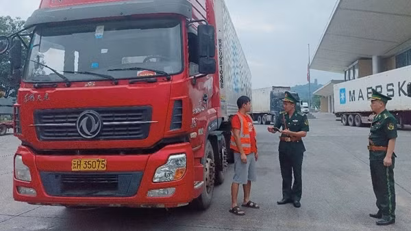 Quyết liệt đấu tranh, phòng, chống buôn lậu, gian lận thương mại khu vực biên giới