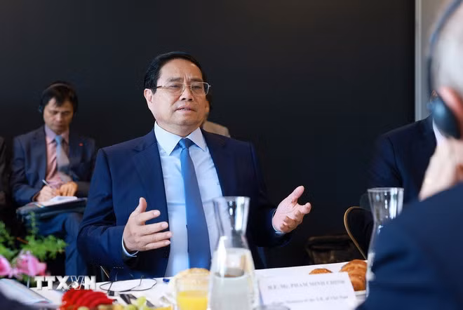 Thủ tướng Phạm Minh Chính phát biểu tại buổi làm việc với một số lãnh đạo tập đoàn hàng đầu của Thụy Điển.