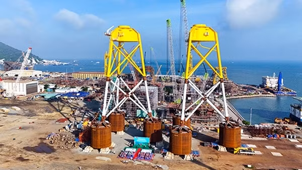 Hoàn thành 33 chân đế điện gió xuất khẩu – cột mốc quan trọng trong quá trình phát triển của Petrovietnam