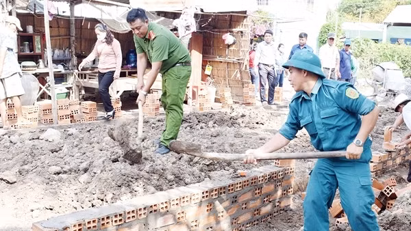 “3 cùng” hỗ trợ người nghèo có nhà mới