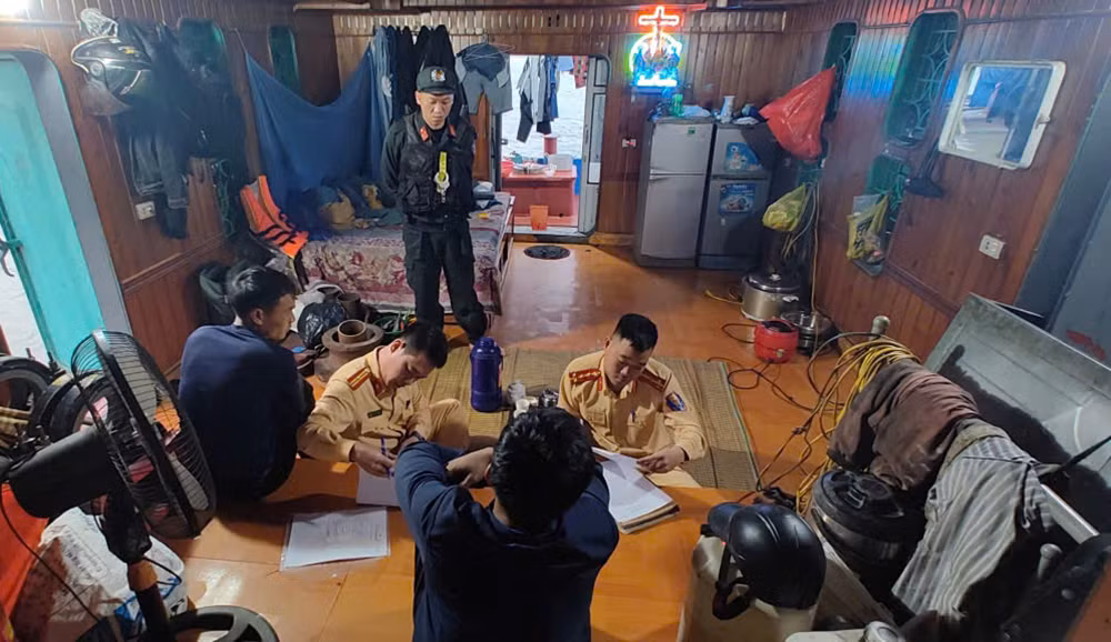 Đấu tranh, làm rõ phương thức, thủ đoạn của đối tượng khai thác cát trái phép.