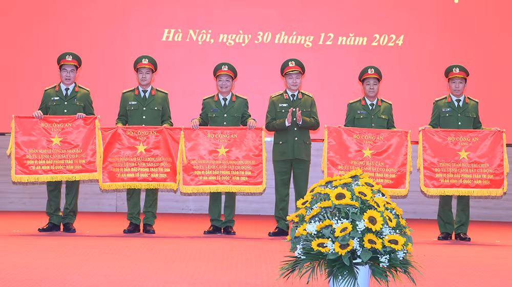 Trên thao trường huấn luyện diễu binh phục vụ Lễ kỷ niệm 80 năm Quốc khánh 2/9 -1