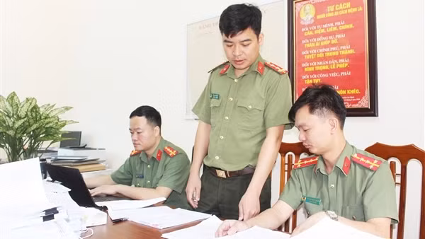 Đại úy Công an tiêu biểu làm theo lời Bác