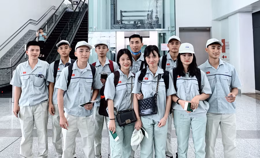 Gần 75 nghìn lao động đi làm việc ở nước ngoài trong 6 tháng đầu năm -0