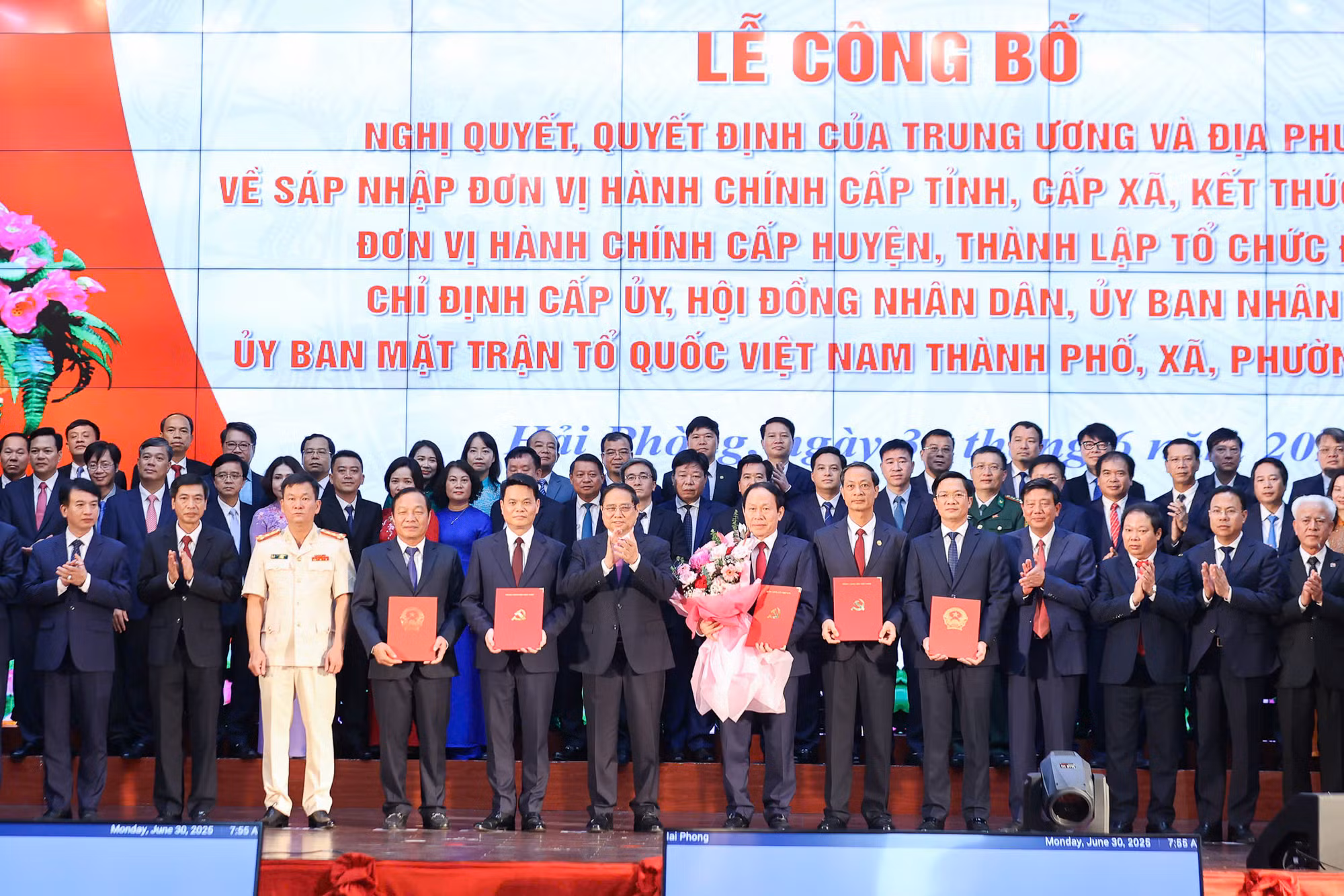 Thủ tướng Chính phủ Phạm Minh Chính dự Lễ công bố sáp nhập TP Hải Phòng và tỉnh Hải Dương -0