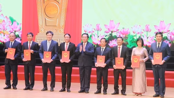 Công bố các nghị quyết, quyết định thành lập tỉnh mới Gia Lai, Khánh Hoà