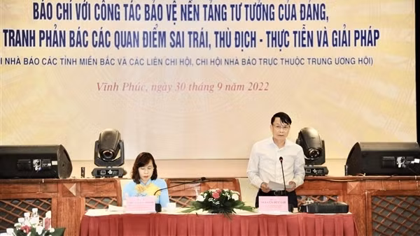 Phát huy vai trò của báo chí trong bảo vệ nền tảng tư tưởng của Đảng