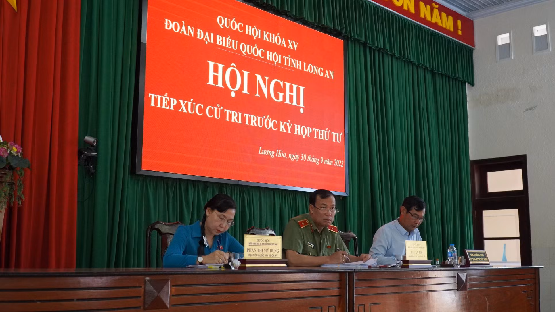 Đồng chí Lê Tấn Tới tiếp xúc cử tri 2 huyện ở Long An trước kỳ họp thứ 4, Quốc hội khóa XV -0