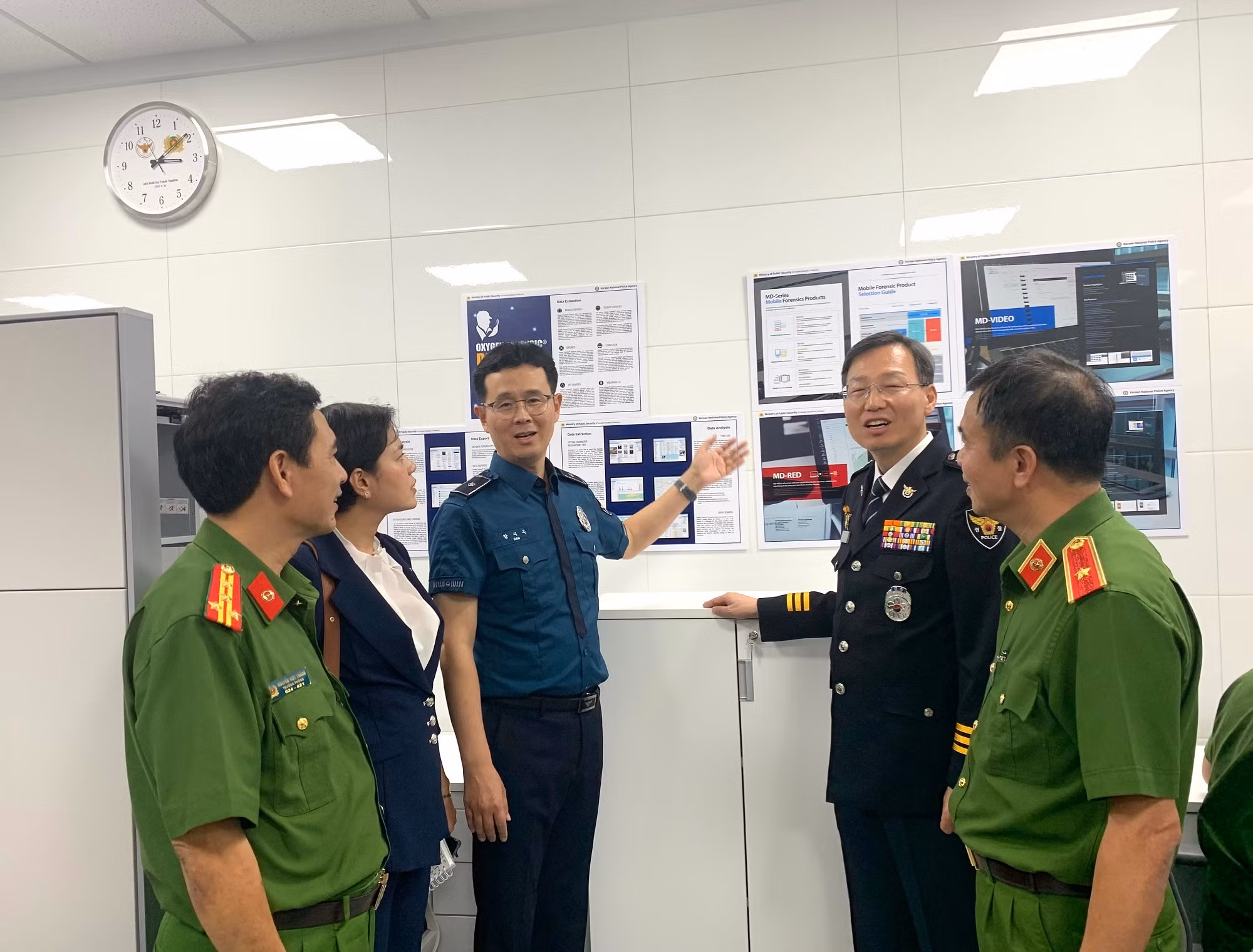 Khánh thành phòng thí nghiệm giám định kỹ thuật số và điện tử do Cơ quan Cảnh sát Quốc gia Hàn Quốc tài trợ -0