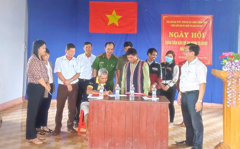 Giúp đồng bào dân tộc thiểu số nâng cao ý thức chấp hành pháp luật -0