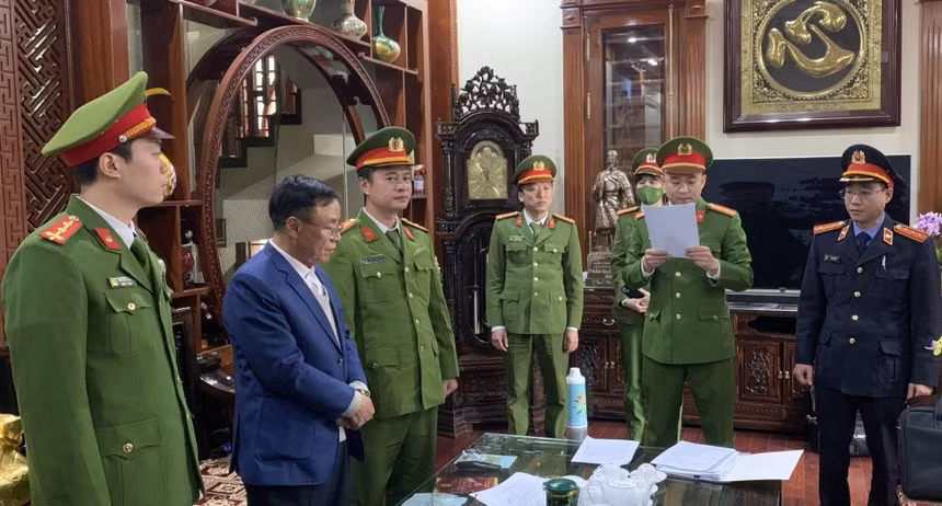 Ban Bí thư thi hành kỷ luật cán bộ -0