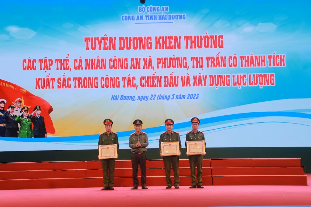 Đơn vị đầu tiên trong toàn quốc tổ chức đối thoại giữa Đảng uỷ, giám đốc Công an tỉnh và Công an cơ sở -0
