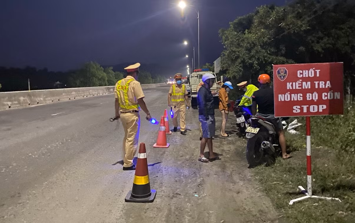 Phú Yên quyết liệt xử lý gần 1.000 người lái xe vi phạm nồng độ cồn -0