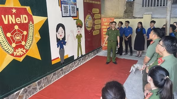 Ra mắt tranh tường bích hoạ “Tuổi trẻ tiên phong chuyển đổi số”