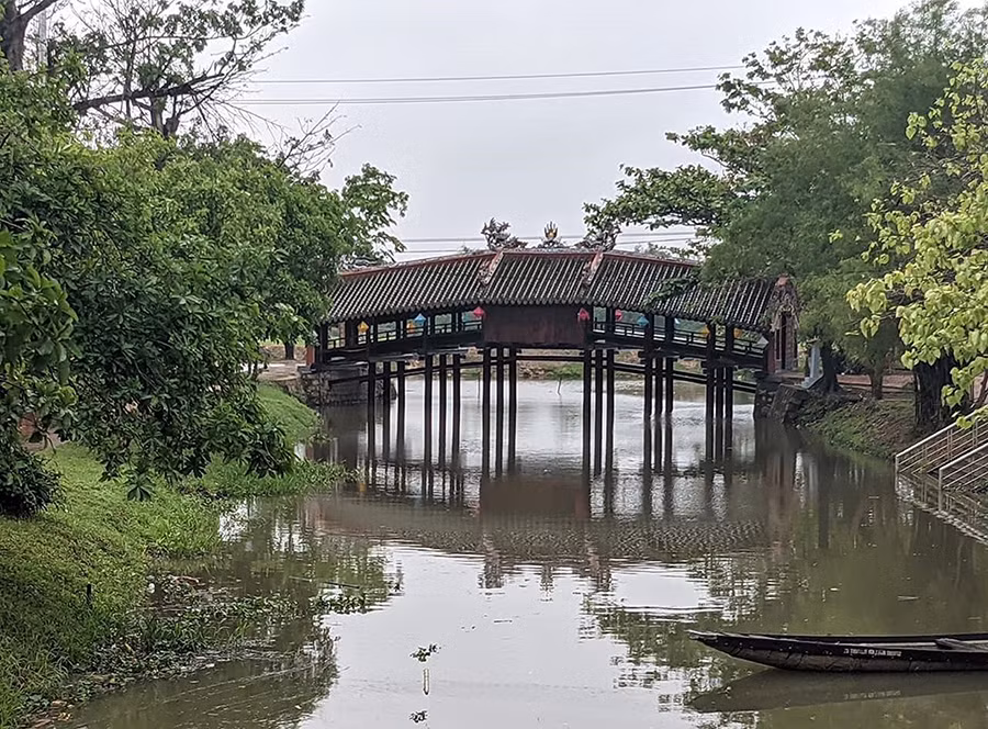 Nỗi buồn cầu ngói -0