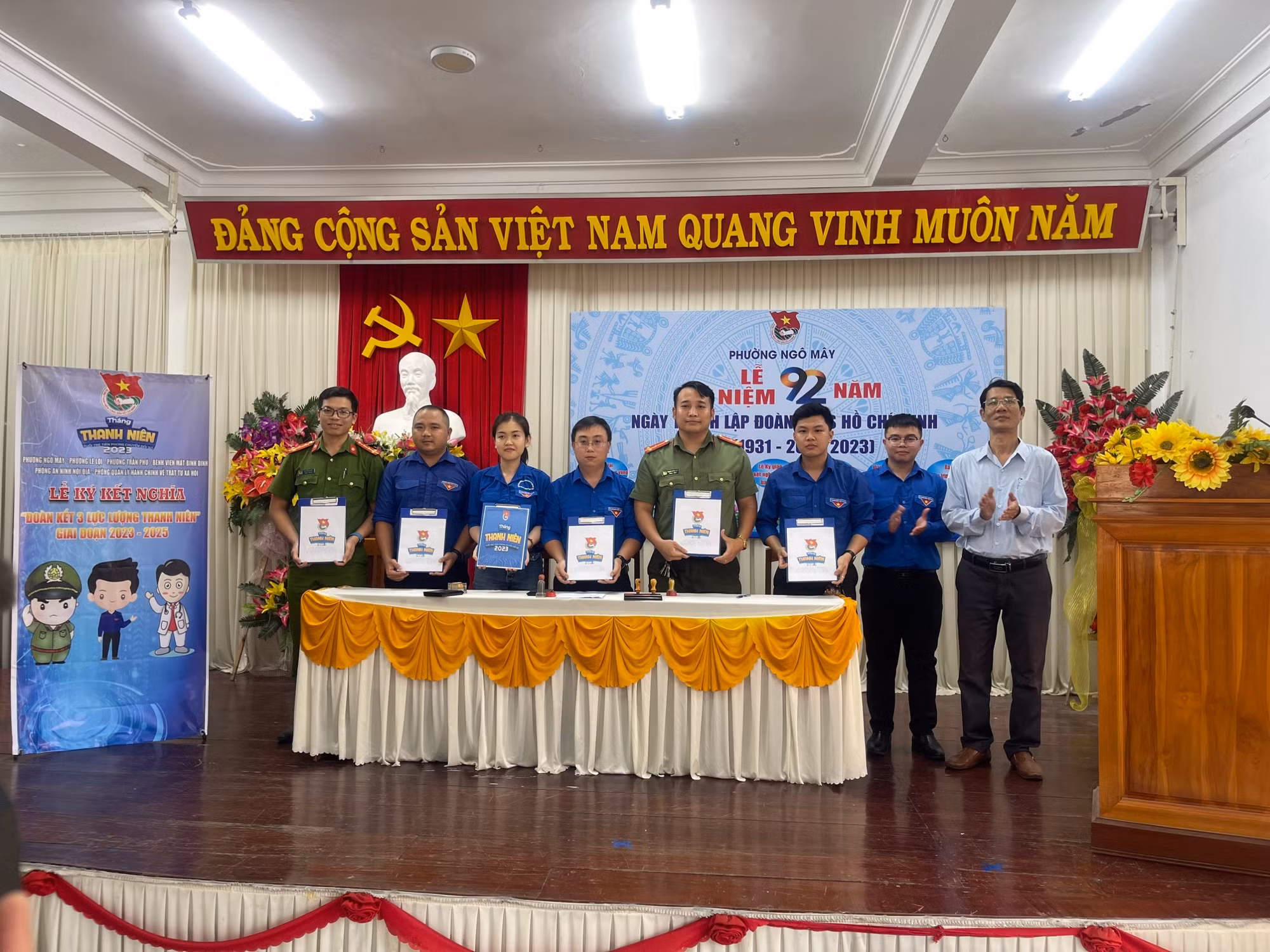 Ra mắt tranh tường bích hoạ “Tuổi trẻ tiên phong chuyển đổi số” -0