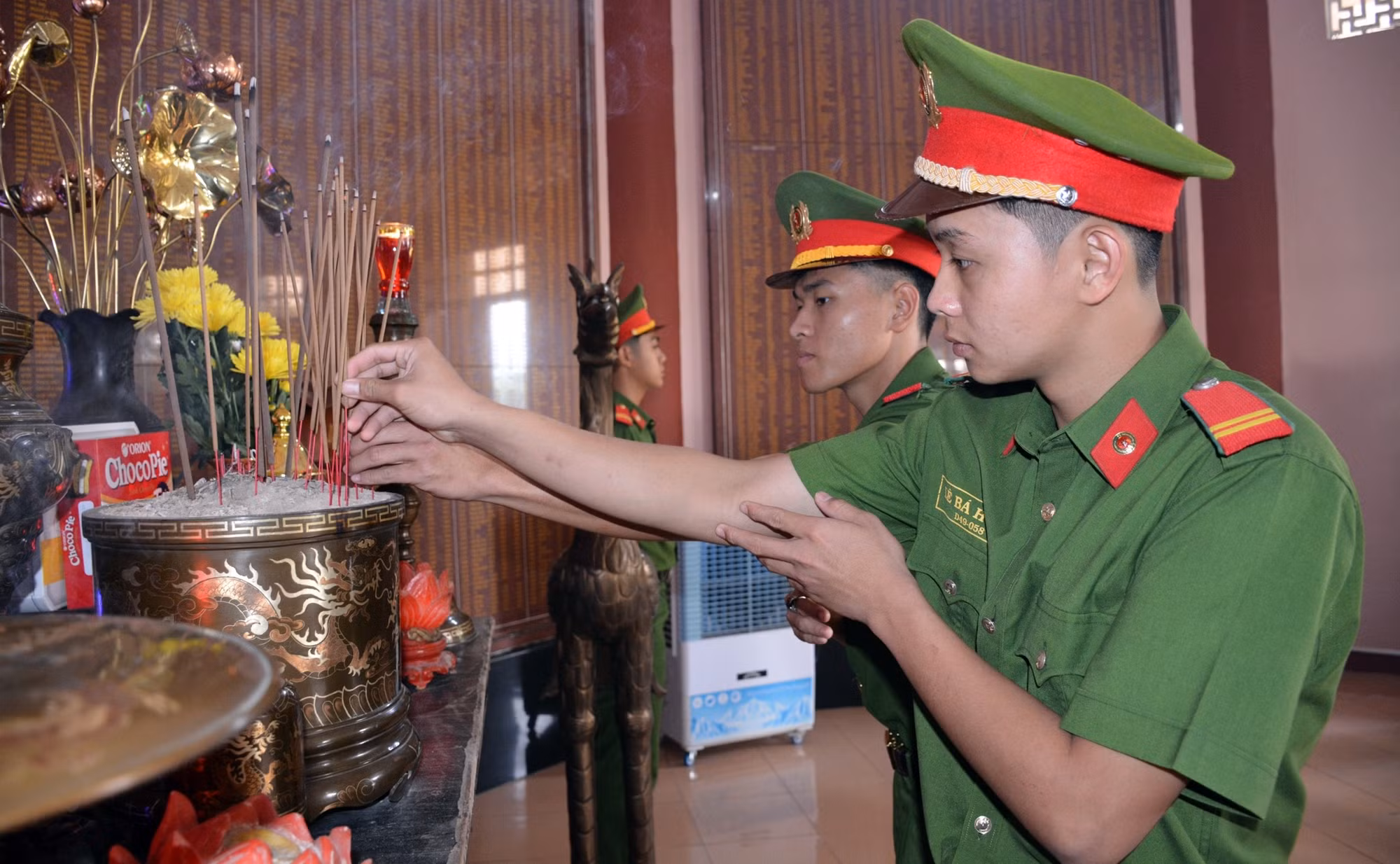 Ý nghĩa chương trình “Hành quân về nguồn” và “Rung chuông vàng” -0