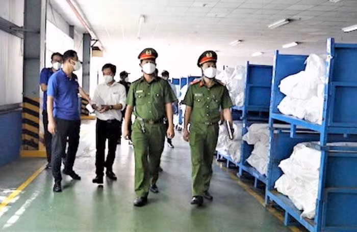 Mạo danh Cảnh sát PCCC lừa doanh nghiệp nộp phí kiểm tra -0