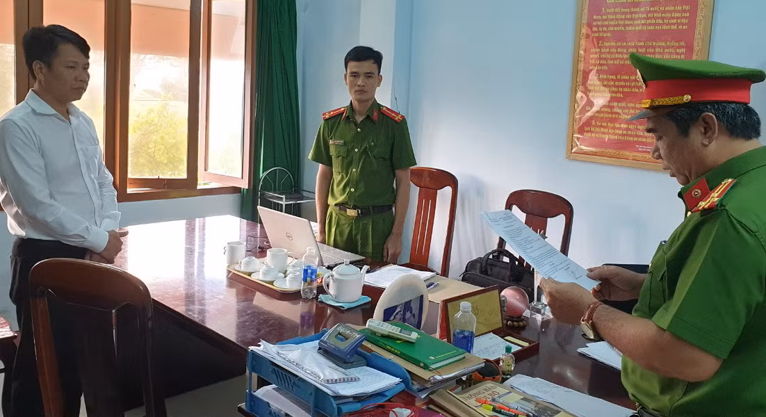 Bắt tạm giam 4 bị can nhận hối lộ tại Trung tâm đăng kiểm 78-02D Phú Yên -0
