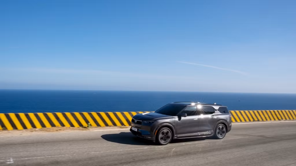 SUV điện cỡ lớn VinFast VF 9 có gì để chinh phục khách Việt? -0