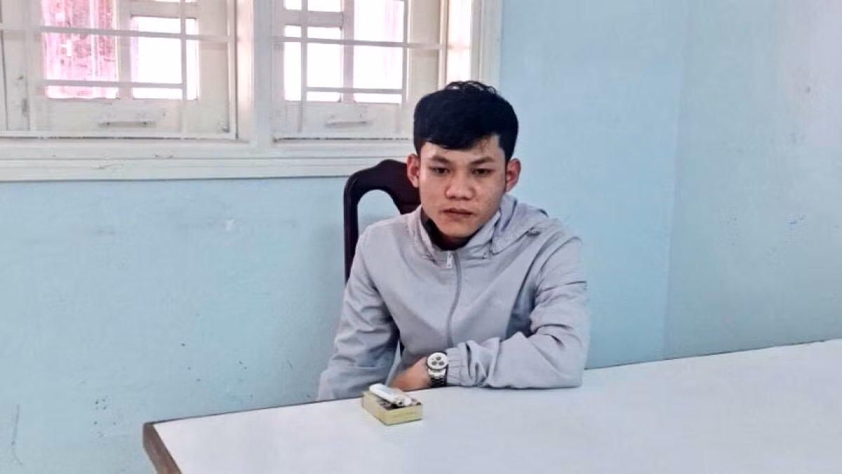 Nhân viên quán nhậu gây án giết người vì đồng nghiệp hát karaoke bằng loa kẹo kéo -0