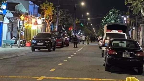 Đột nhập vào nhà khống chế bạn gái để hiếp dâm và cưỡng đoạt tài sản