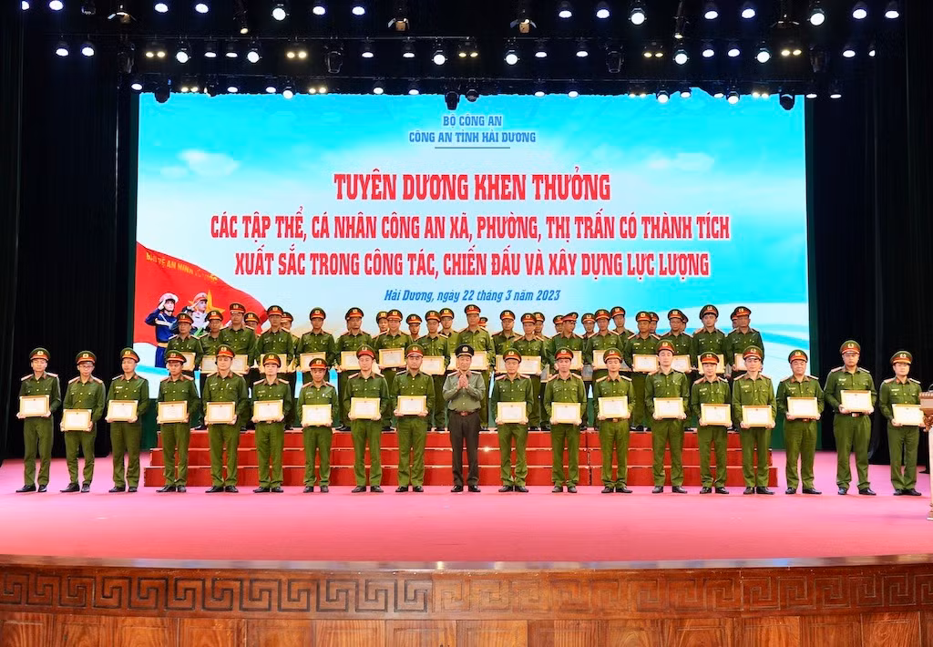 Đơn vị đầu tiên trong toàn quốc tổ chức đối thoại giữa Đảng uỷ, giám đốc Công an tỉnh và Công an cơ sở -0