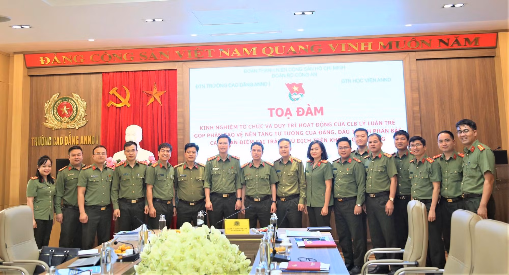 Phát huy vai trò của CLB Lý luận trẻ CAND trong đấu tranh phản bác các quan điểm sai trái, thù địch -0