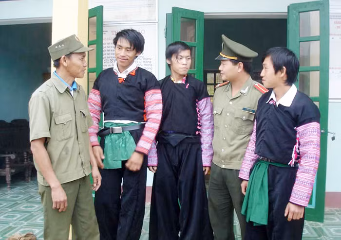 Đồng bào Mông nói không với hoạt động truyền đạo trái phép -0