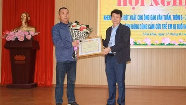 Biểu dương công dân dũng cảm cứu sống 2 cháu bé bị đuối nước