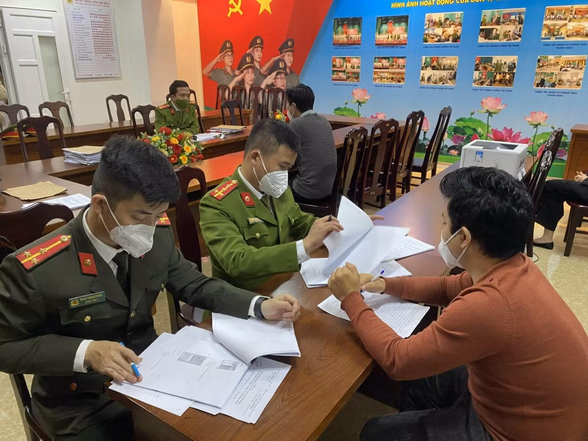 Thâm nhập đường dây mua bán thông tin cá nhân -0