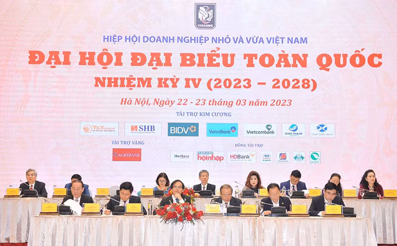 Chủ tịch HĐQT SHB Đỗ Quang Hiển làm&nbsp;Phó Chủ tịch Hiệp hội Doanh nghiệp nhỏ và vừa Việt Nam -0