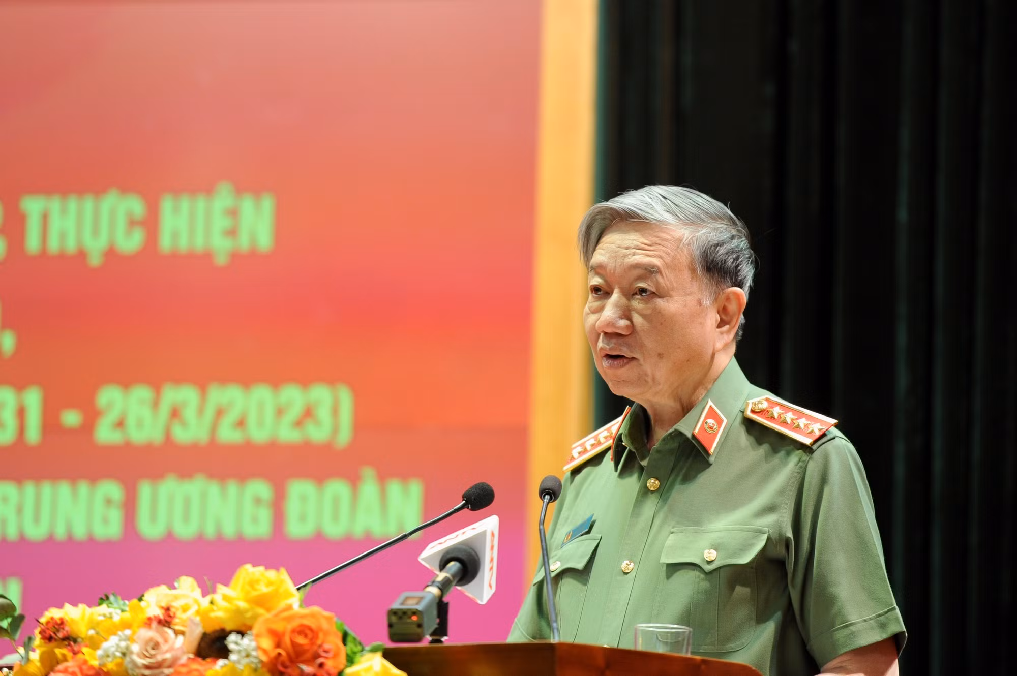 Trao tặng Giải thưởng “Gương mặt trẻ Công an tiêu biểu” và tuyên dương 75 gương thanh niên Công an xã có thành tích xuất sắc -0