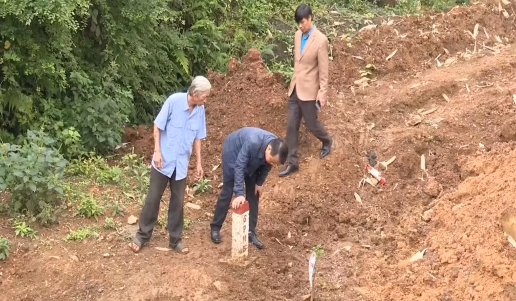 Nhiều vị trí mốc cắm GPMB đường cao tốc bị chủ đầu tư tự ý dịch chuyển -0