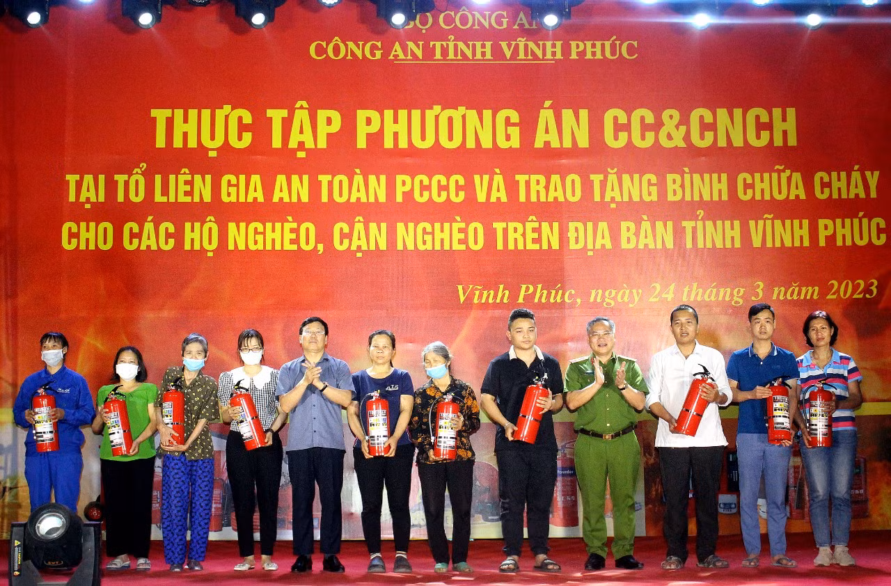 Thực tập phương án chữa cháy và cứu nạn cứu hộ tại tổ liên gia an toàn PCCC -0