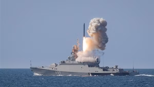 Crimea bị tập kích, Ukraine khẳng định lô tên lửa Kalibr đã bốc cháy