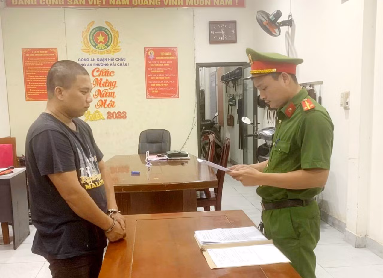 Định nhảy sông tự tử sau khi phá trụ ATM trộm két tiền -0