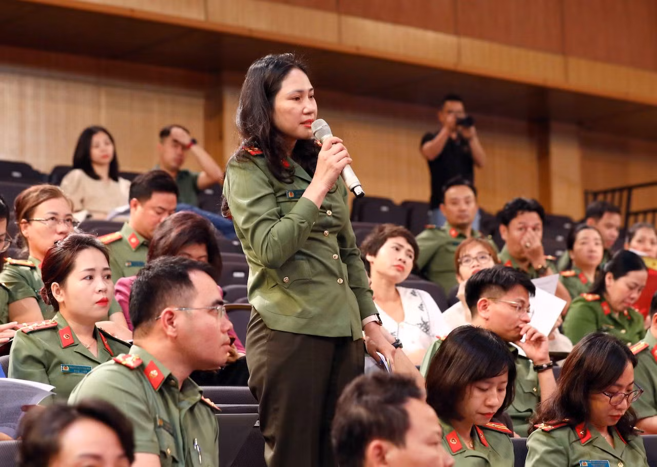Phối hợp giải đáp nhiều thông tin 