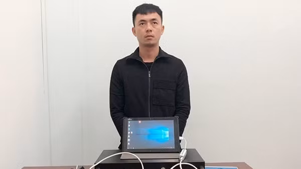 Giả trạm BTS, phát tán tin nhắn khiêu dâm để lừa đảo