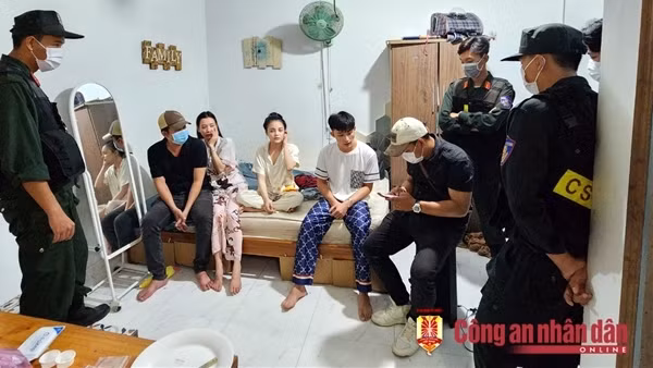 Theo chân Tổ công tác 108 "đột kích" các tụ điểm "bay lắc" ở Phú Quốc